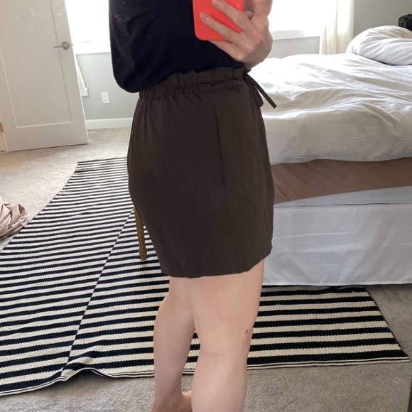 Babaton Paperbag Style Short - Picture 7 of 7